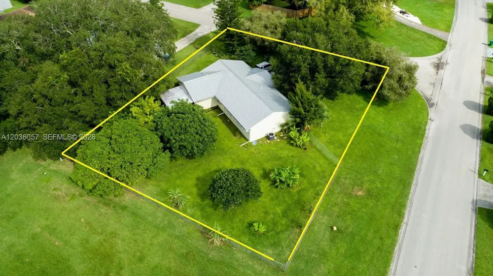 4001 Bishop Circle La Belle, FL 33935