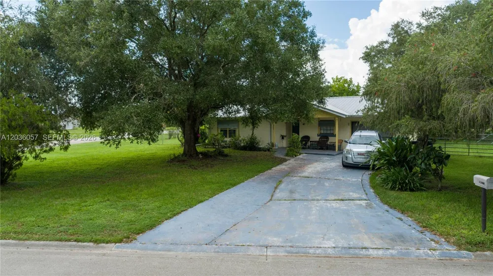 4001 Bishop Circle La Belle, FL 33935