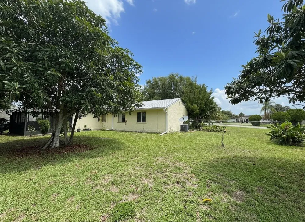 4001 Bishop Circle La Belle, FL 33935