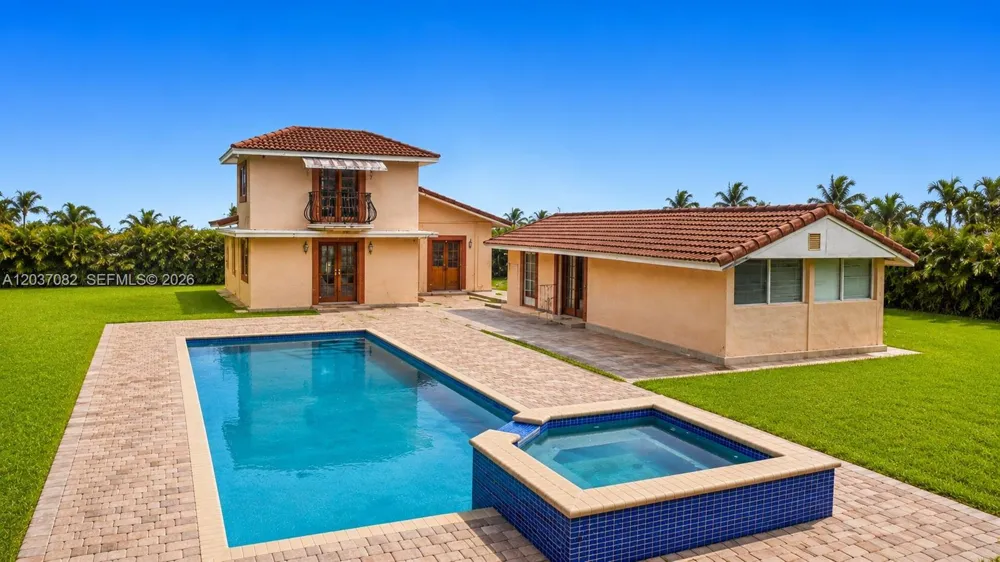 300 SW 123rd Ave Miami, FL 33184