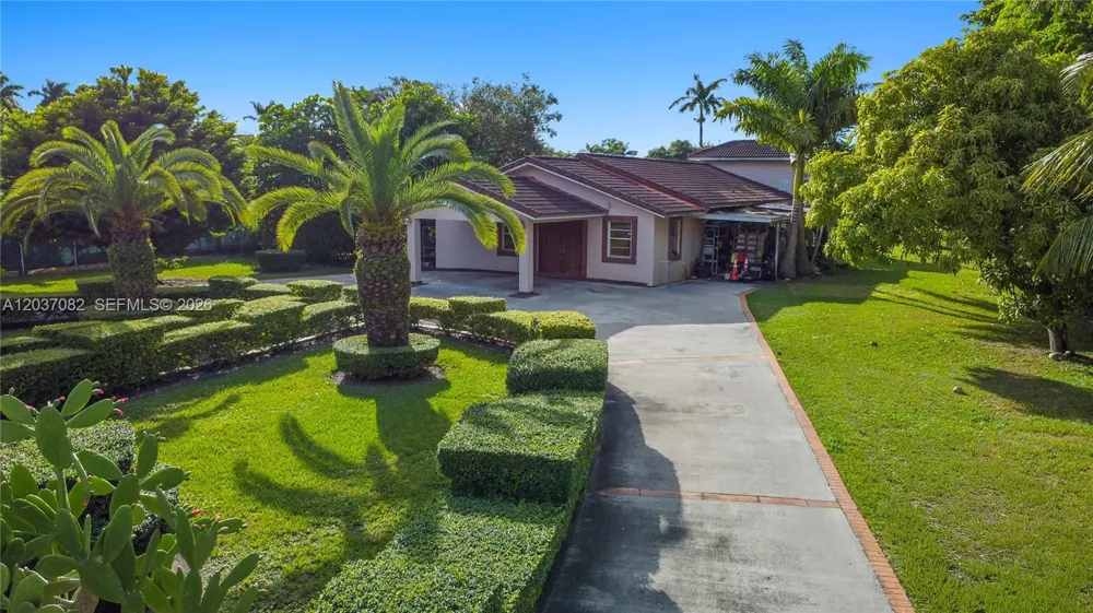 300 SW 123rd Ave Miami, FL 33184