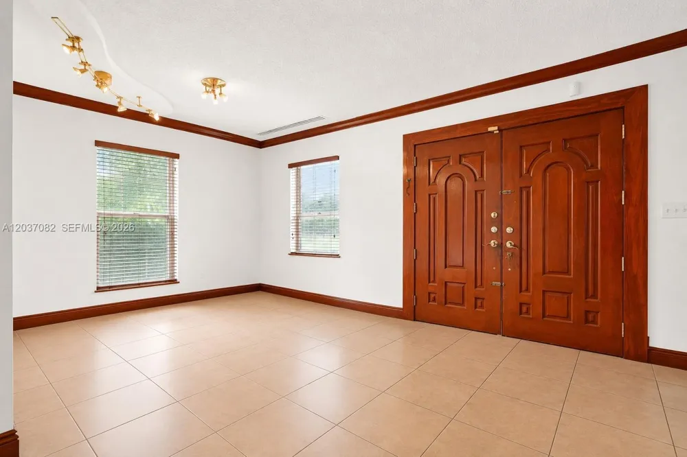 300 SW 123rd Ave Miami, FL 33184