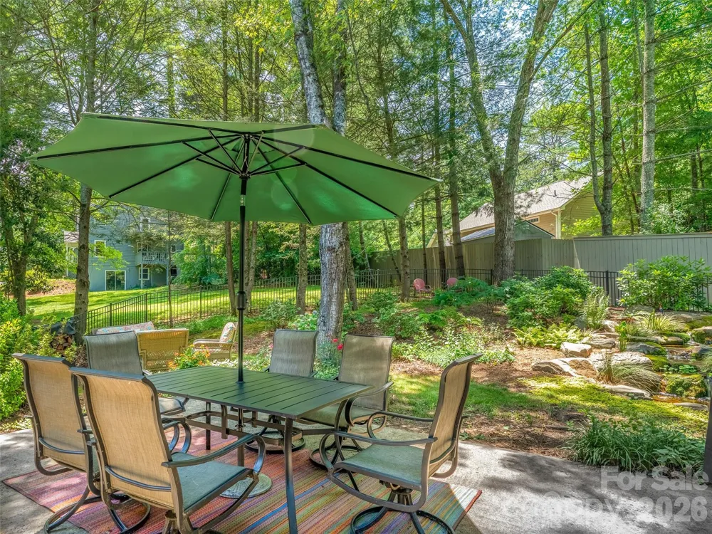 22 Meadow Brook Drive Fletcher, NC 28732