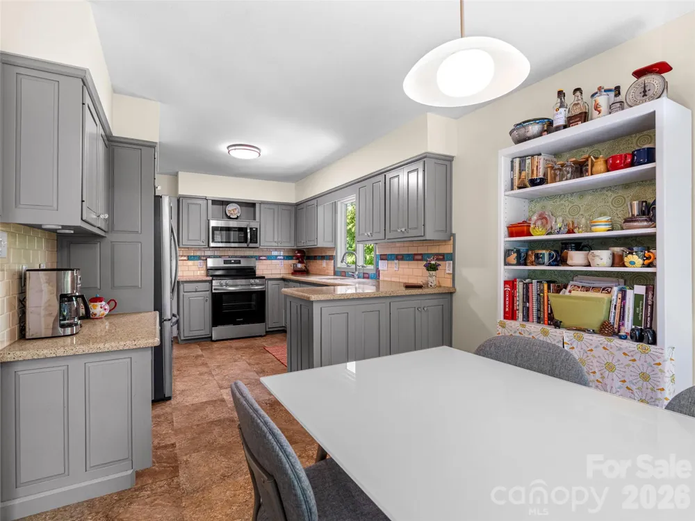 22 Meadow Brook Drive Fletcher, NC 28732