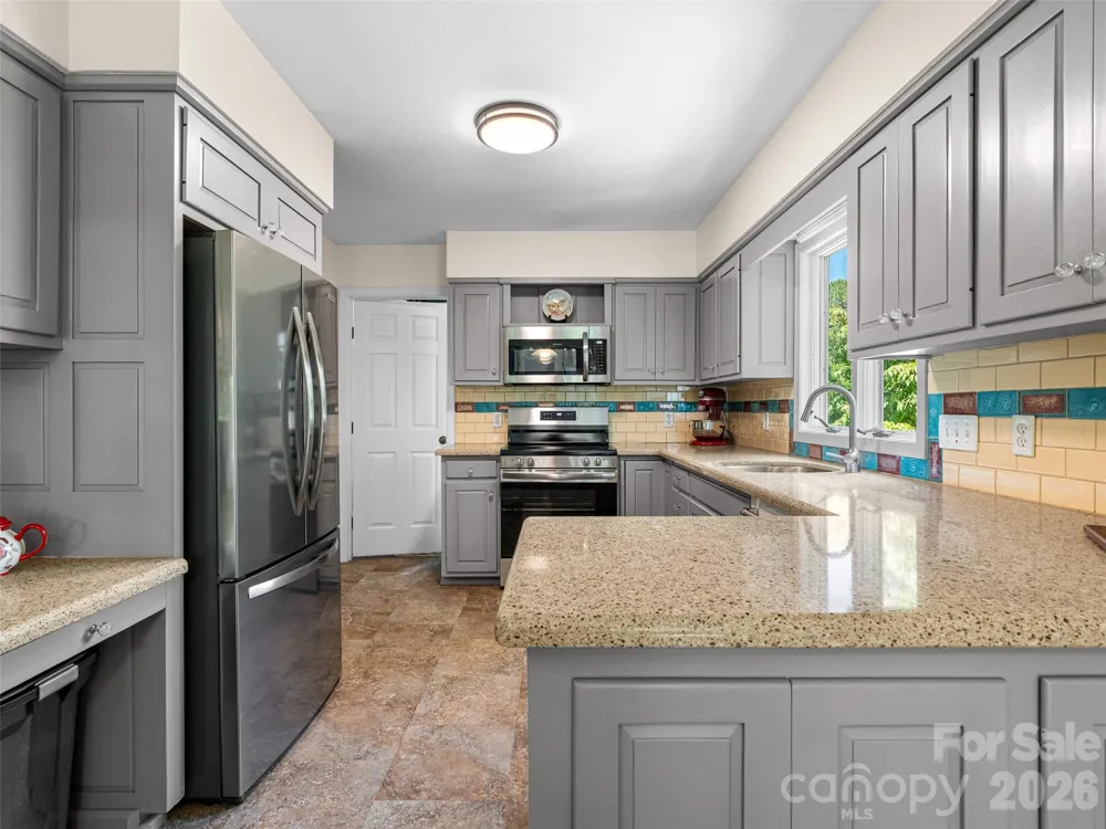 22 Meadow Brook Drive Fletcher, NC 28732
