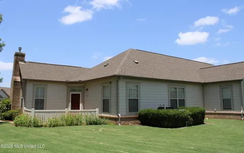 8753 Parkview Oaks Circle