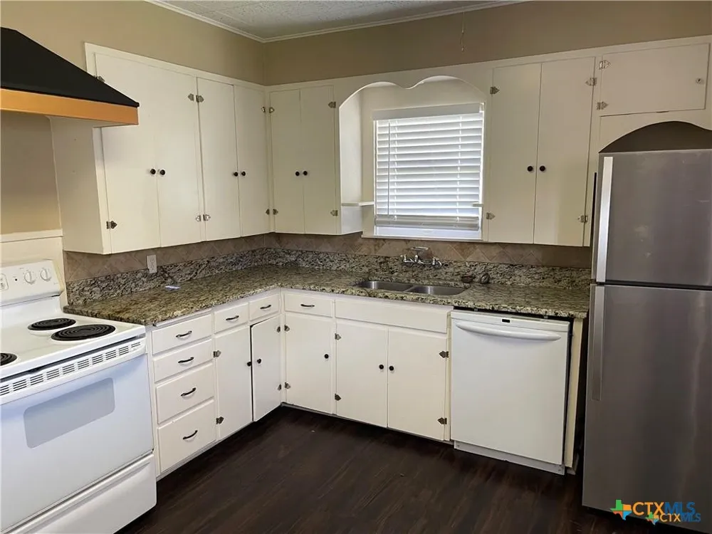 222 S Hickory Avenue New Braunfels, TX 78130