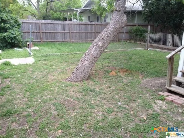 222 S Hickory Avenue New Braunfels, TX 78130