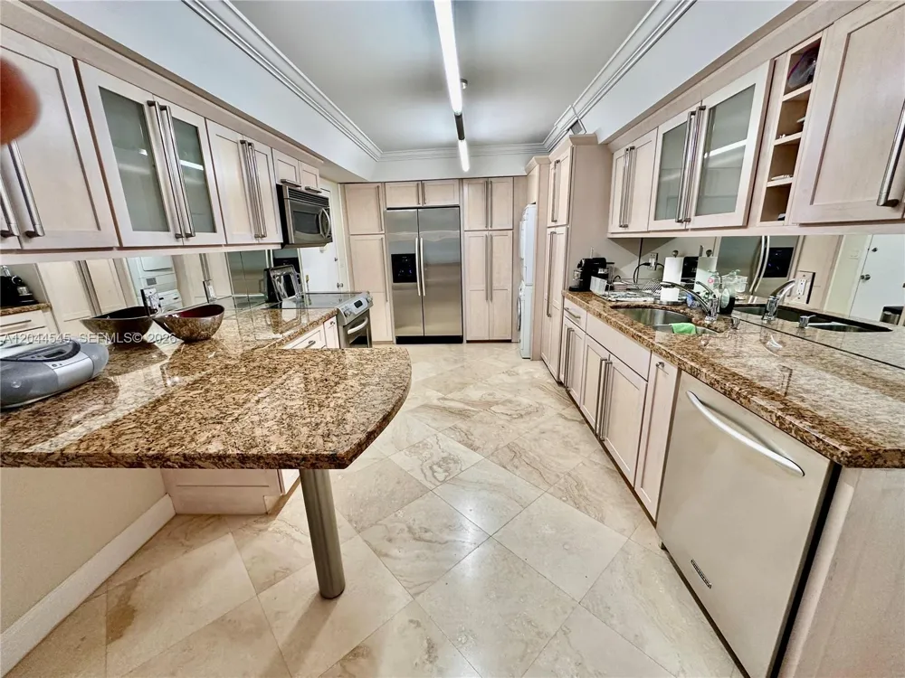 1111 Crandon Blvd #B705 Key Biscayne, FL 33149