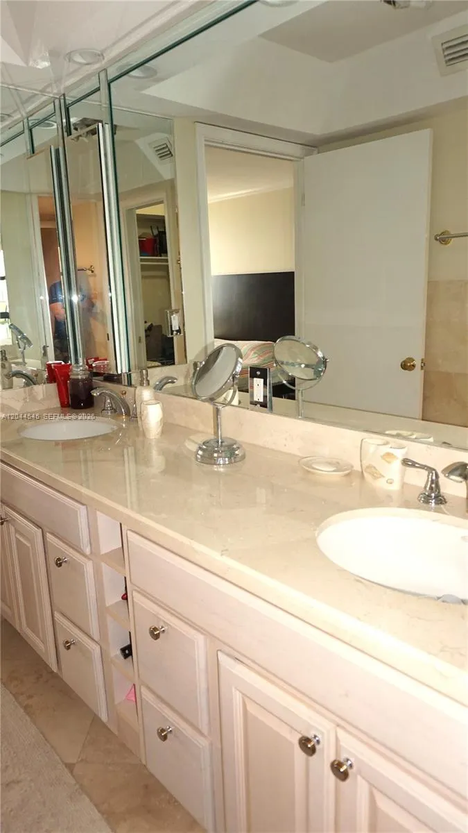 1111 Crandon Blvd #B705 Key Biscayne, FL 33149