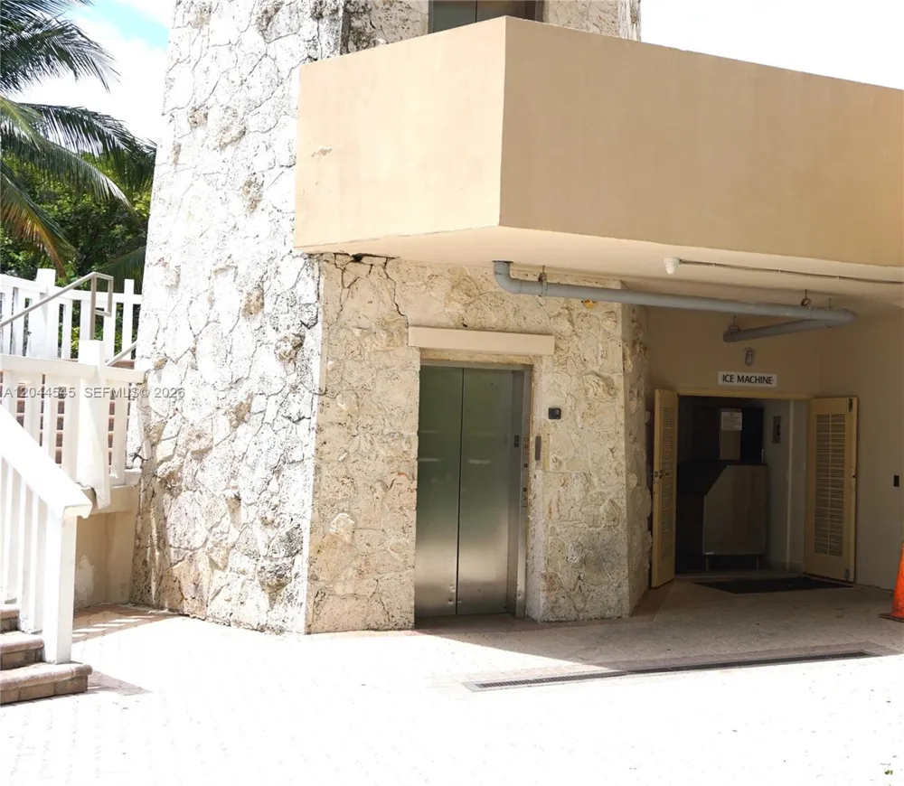 1111 Crandon Blvd #B705 Key Biscayne, FL 33149