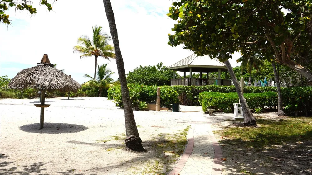1111 Crandon Blvd #B705 Key Biscayne, FL 33149