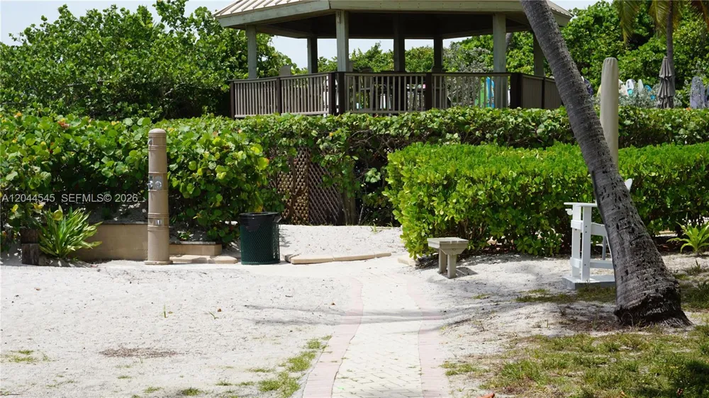 1111 Crandon Blvd #B705 Key Biscayne, FL 33149