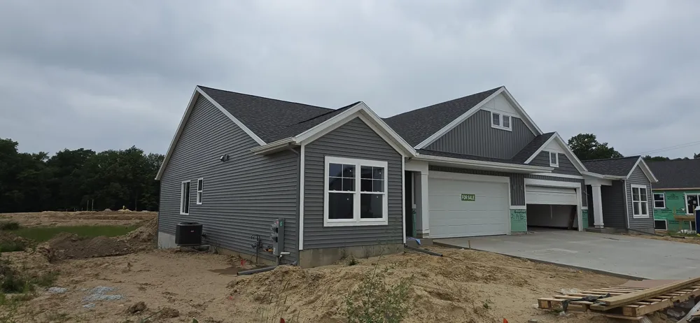 99 Fireside Drive SW #14 Walker City, MI 49534