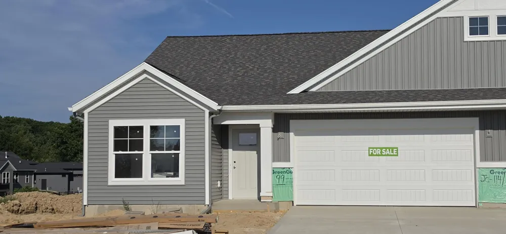 99 Fireside Drive SW #14 Walker City, MI 49534