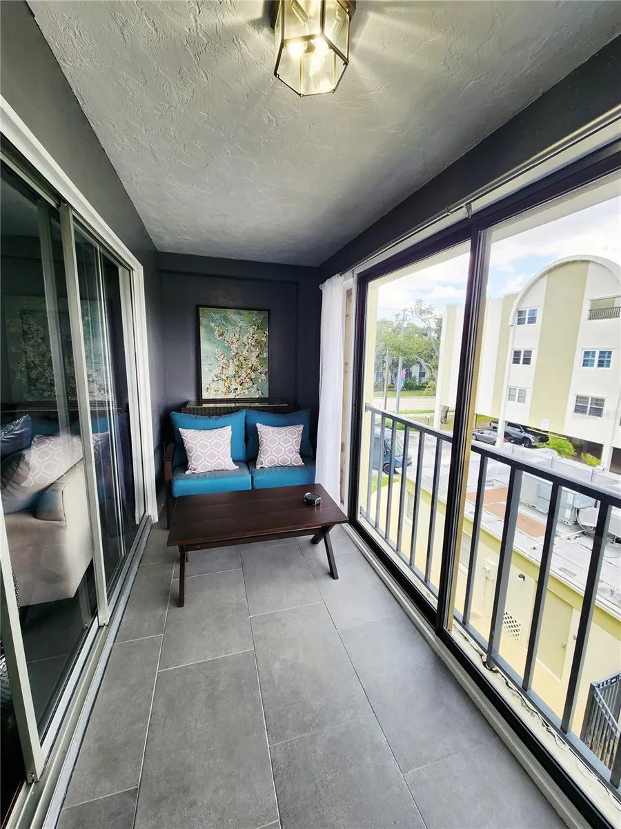 4651 1ST STREET NE #306 St Petersburg, FL 33702