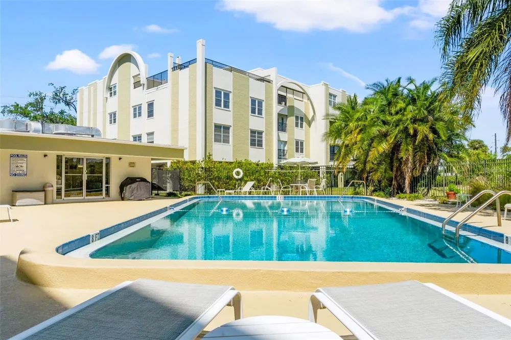 4651 1ST STREET NE #306 St Petersburg, FL 33702