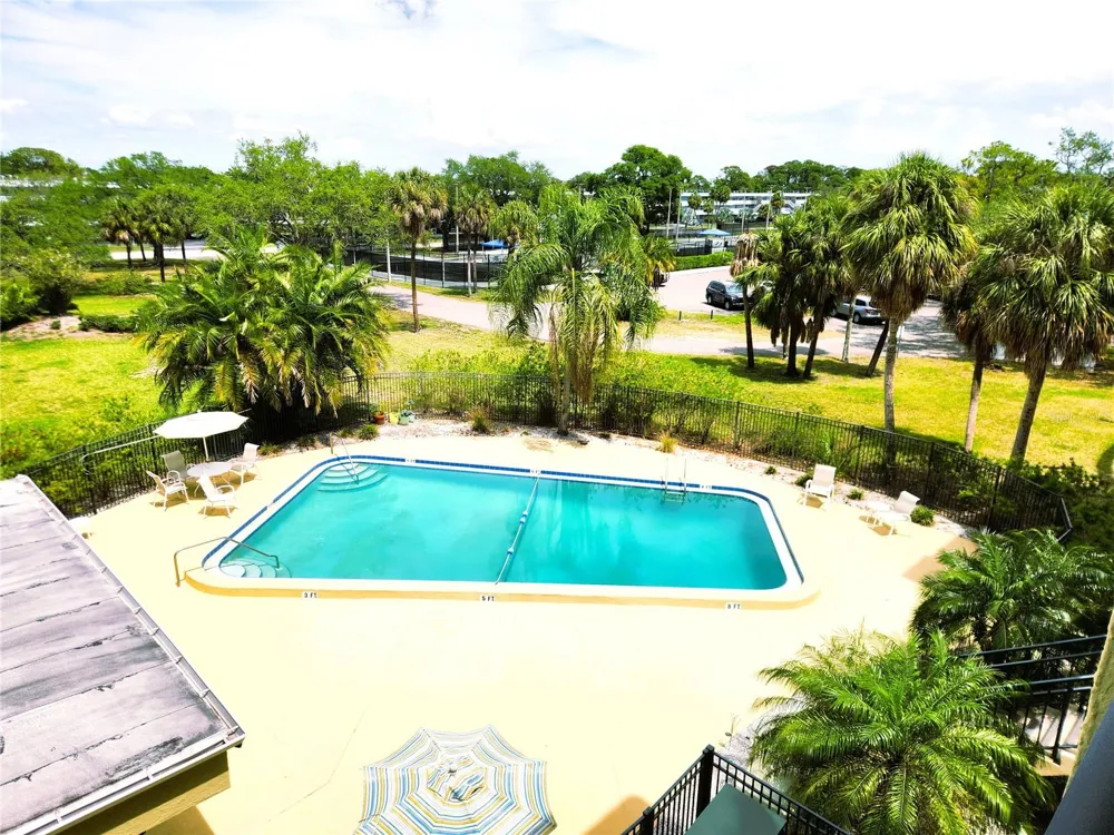 4651 1ST STREET NE #306 St Petersburg, FL 33702