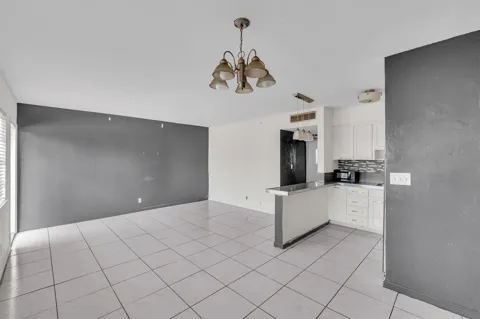 4050 NE 12th Terrace #38