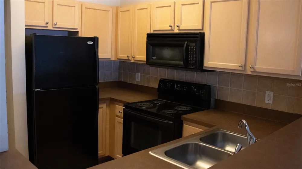 12861 MADISON POINTE CIRCLE #106 Orlando, FL 32821