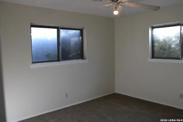 1204 W GOODWIN ST Pleasanton, TX 78064