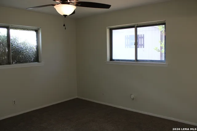 1204 W GOODWIN ST Pleasanton, TX 78064