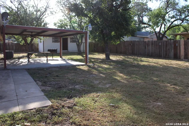 1204 W GOODWIN ST Pleasanton, TX 78064