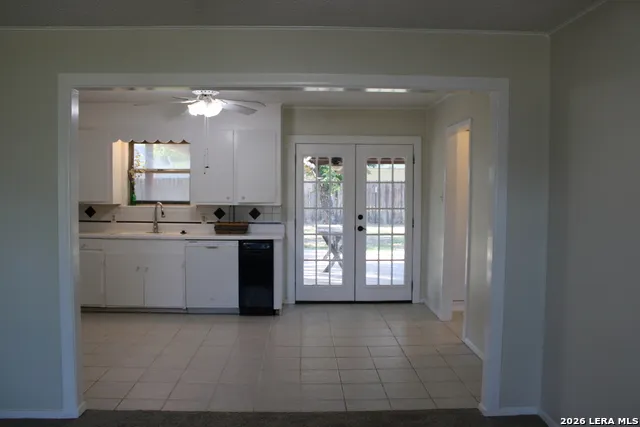 1204 W GOODWIN ST Pleasanton, TX 78064