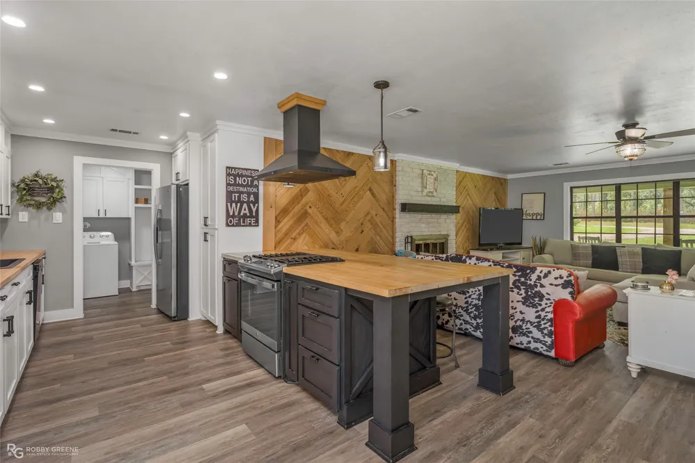 1426 Caney Lake Road Minden, LA 71055