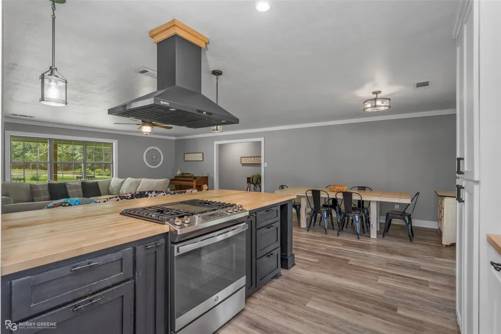 1426 Caney Lake Road Minden, LA 71055