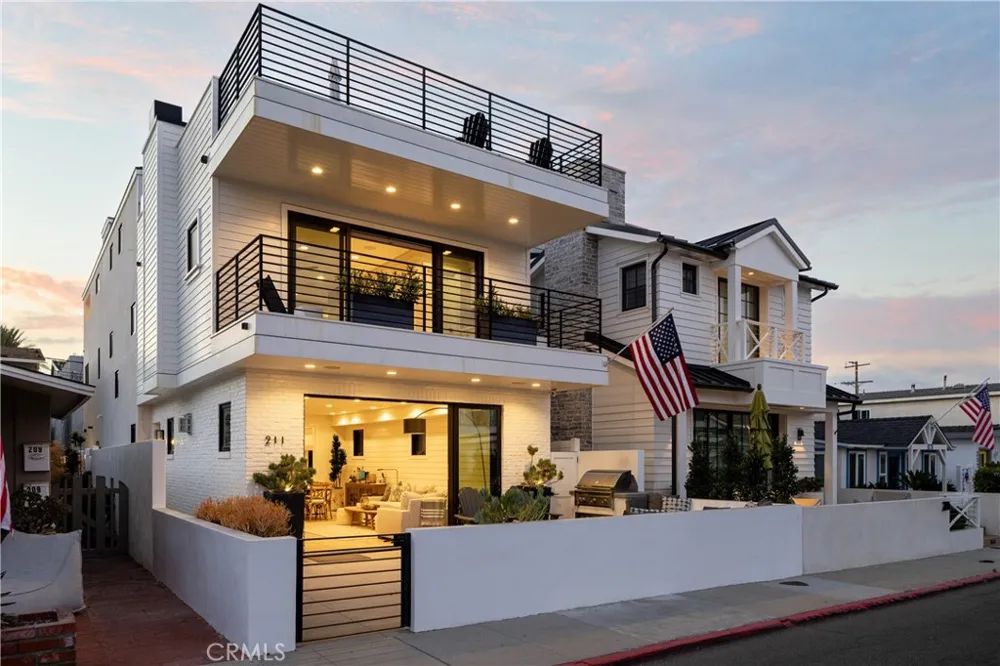 211 35th Newport Beach, CA 92663
