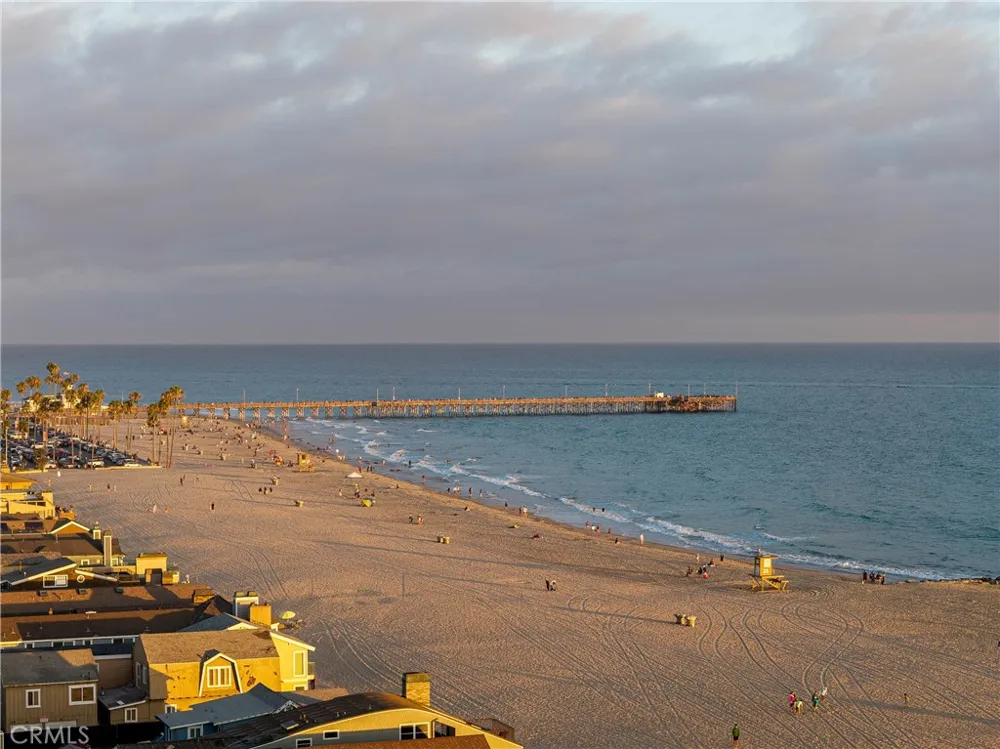 211 35th Newport Beach, CA 92663