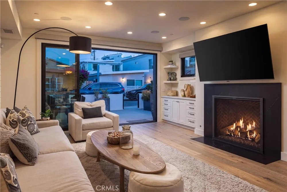 211 35th Newport Beach, CA 92663