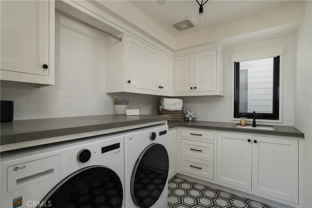 211 35th Newport Beach, CA 92663