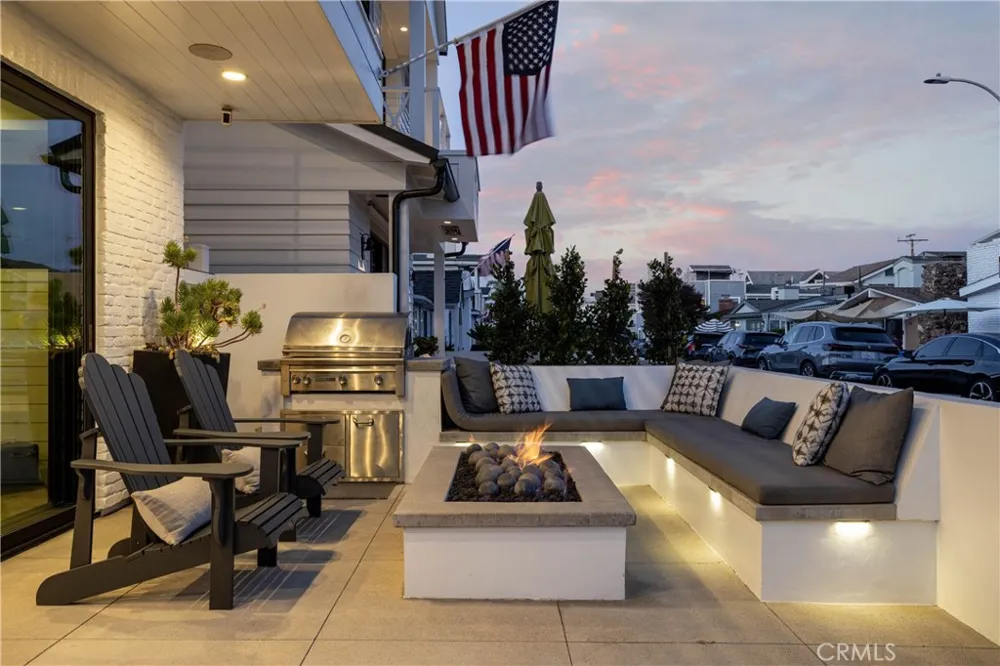 211 35th Newport Beach, CA 92663