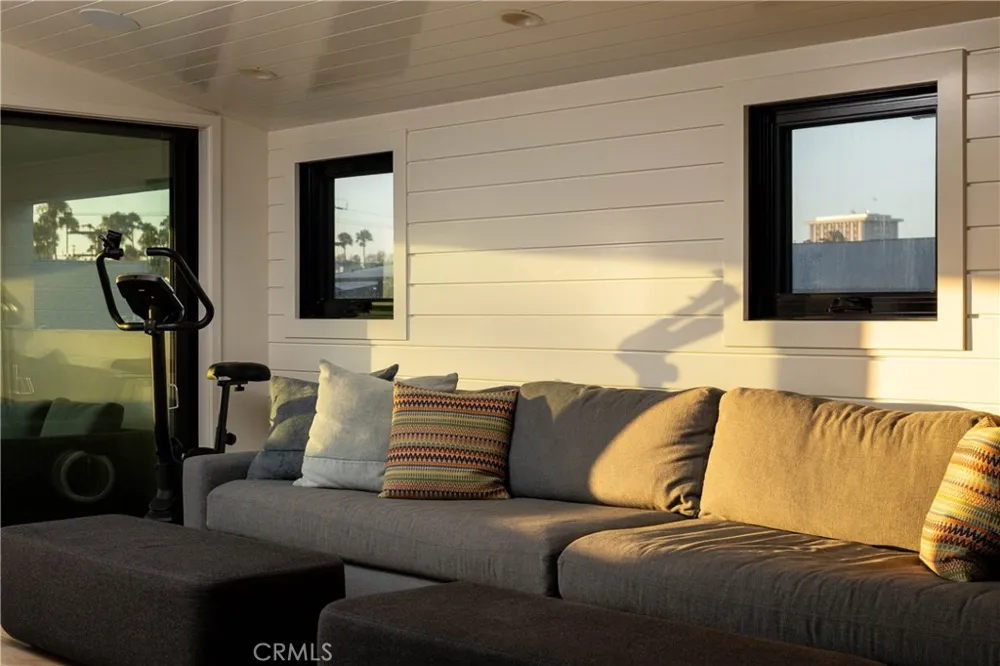 211 35th Newport Beach, CA 92663