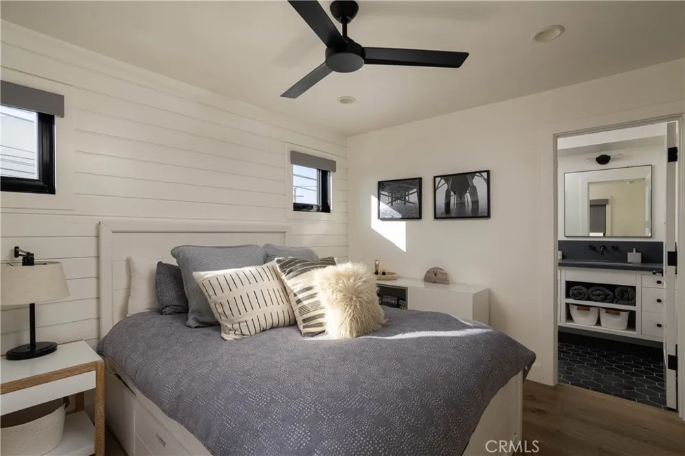 211 35th Newport Beach, CA 92663