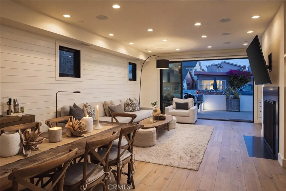 211 35th Newport Beach, CA 92663