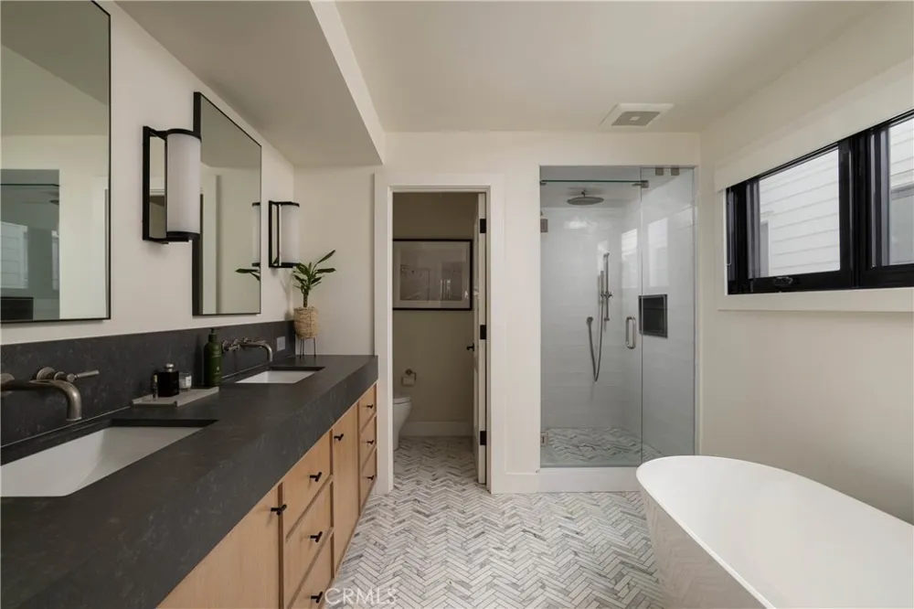 211 35th Newport Beach, CA 92663