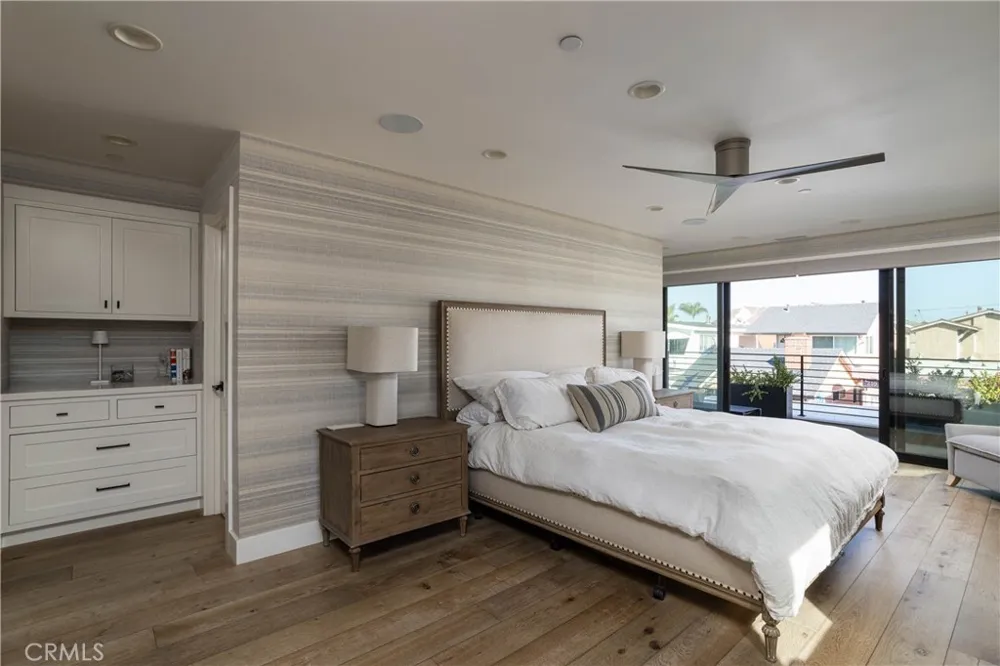 211 35th Newport Beach, CA 92663