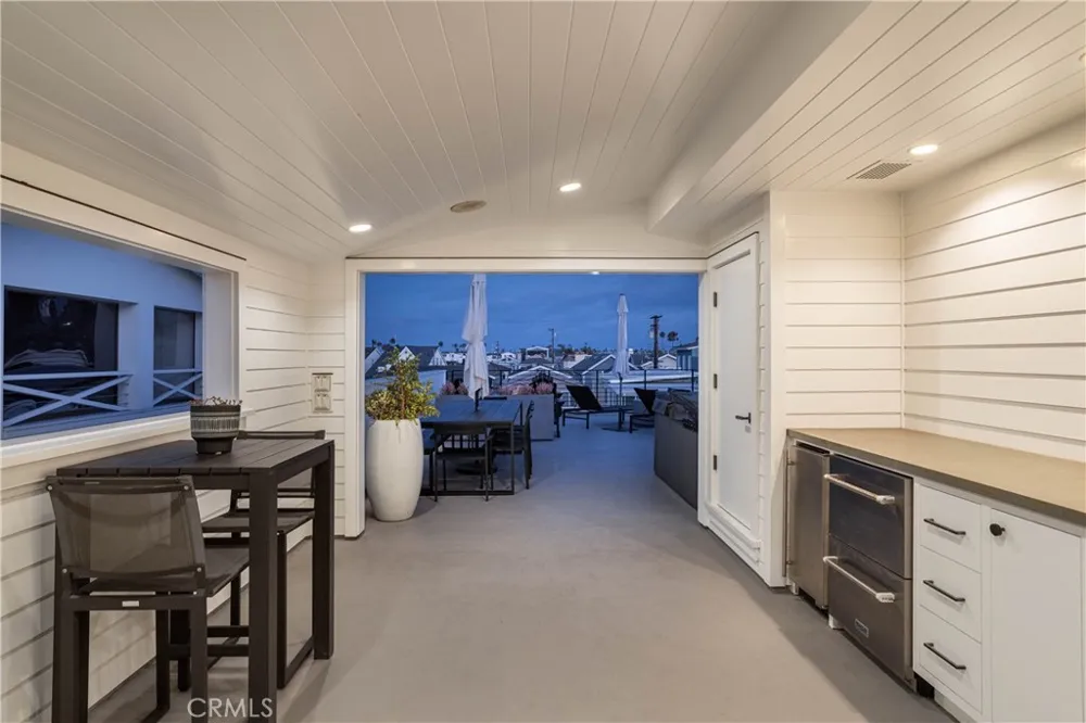211 35th Newport Beach, CA 92663