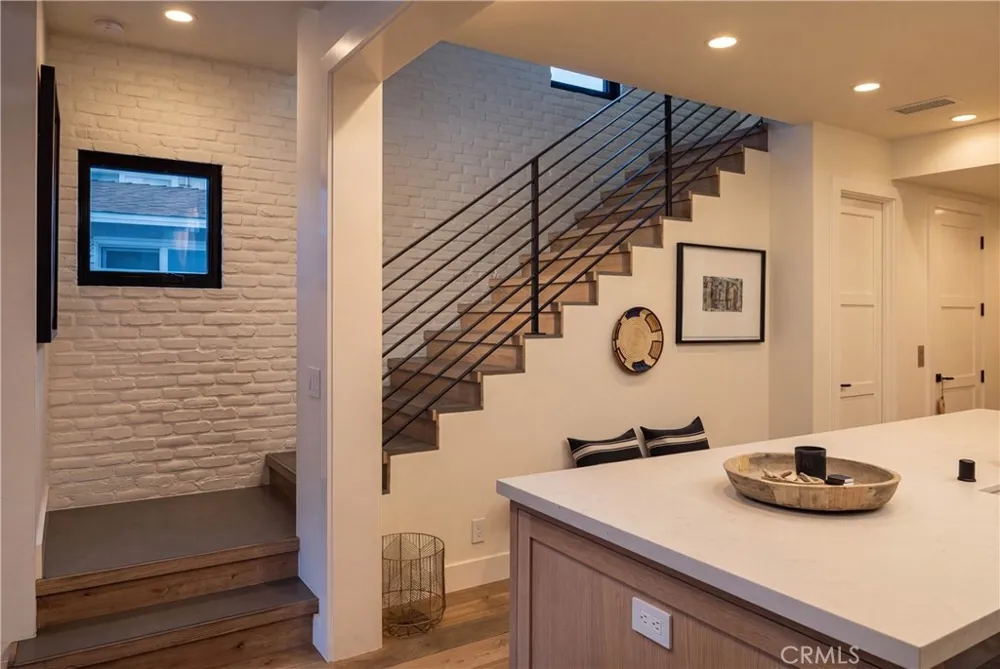 211 35th Newport Beach, CA 92663