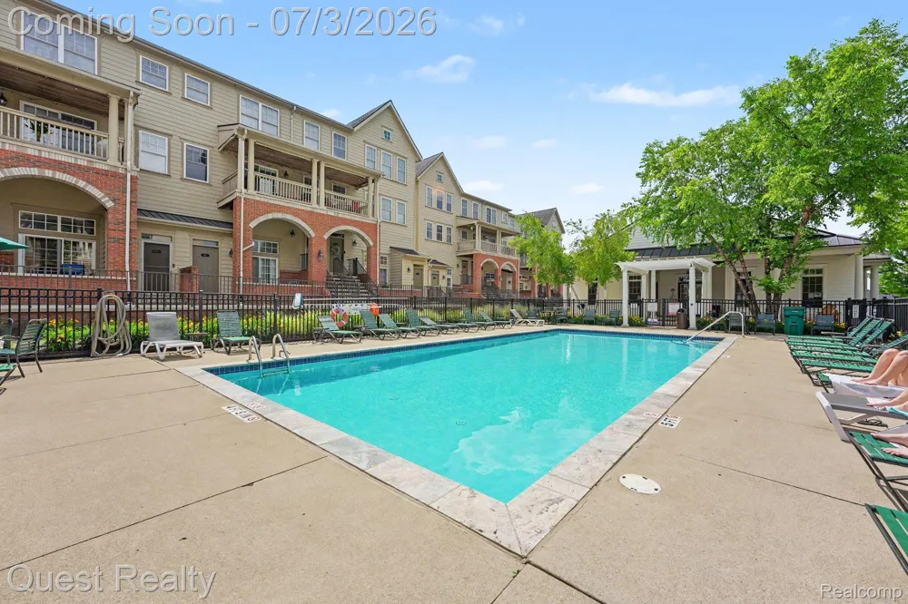 168 Amys Walk Walk Auburn Hills City, MI 48326