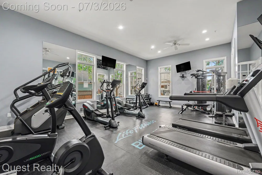 168 Amys Walk Walk Auburn Hills City, MI 48326