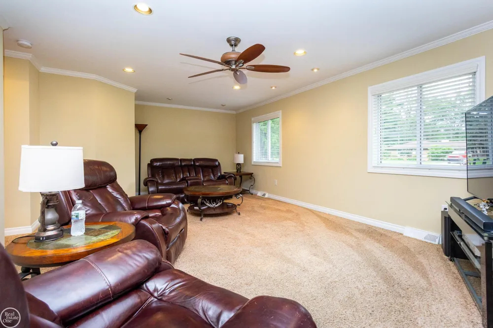 39745 Sylvia Street Harrison Charter Township, MI 48045