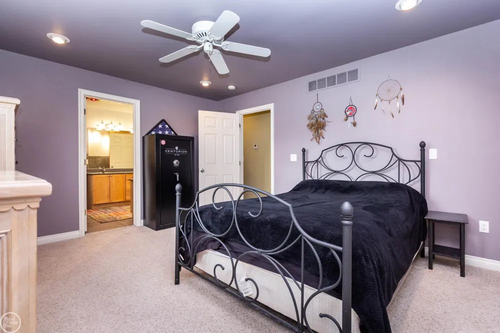 39745 Sylvia Street Harrison Charter Township, MI 48045