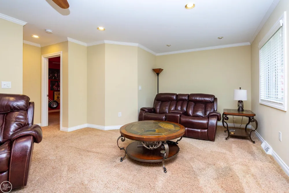 39745 Sylvia Street Harrison Charter Township, MI 48045