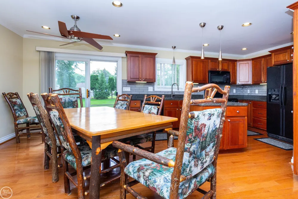 39745 Sylvia Street Harrison Charter Township, MI 48045