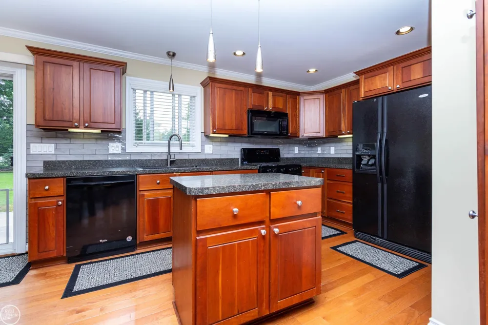 39745 Sylvia Street Harrison Charter Township, MI 48045