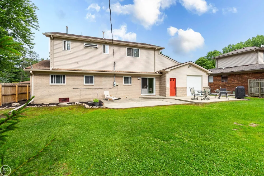 39745 Sylvia Street Harrison Charter Township, MI 48045
